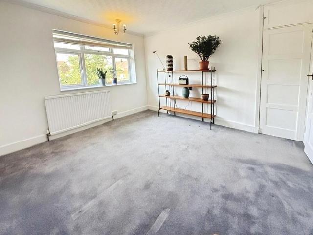Santingfield North, Farley Hill. 2 bed house share to rent £1,000 pcm £231 pw