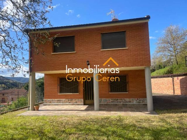 SANTURDEJO PUEBLO DE MONTAÑA CASA + GARAJE + MERENDERO EN PARCELA DE 800M2