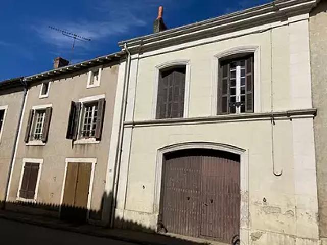 Sanxay 86600 Achat / Vente maison 7 pièces t7 au dernier étage cave