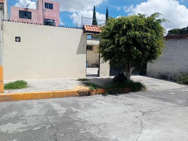 SAN CRISTOBAL CENTRO CASA MUY AMPLIA