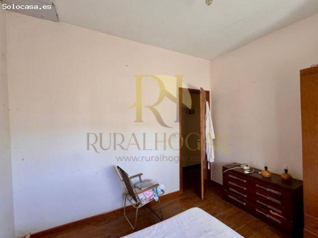 SAN ADRIÁN DEL VALLE: Gran casa con patio interior y terreno