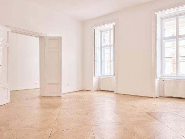 San.bedürftige Beletage nahe Servitenviertel/Schottentor U2