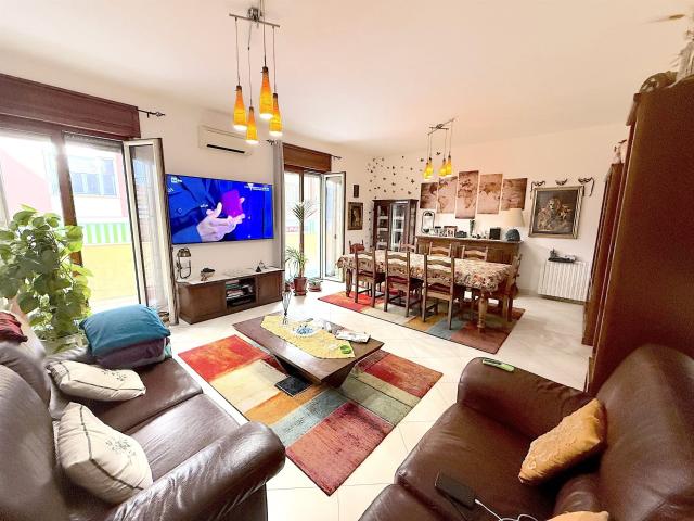 San Benedetto in zona servitissima esclusivo, rifinito ed am. 180m² Cagliari