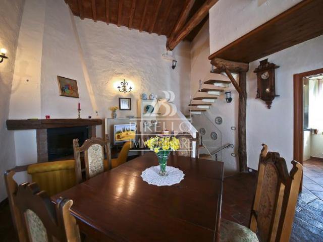 SAN DOMENICO ex fienile completamente ristrutturato ed indipendente con giardino privato | Birello Immobiliare