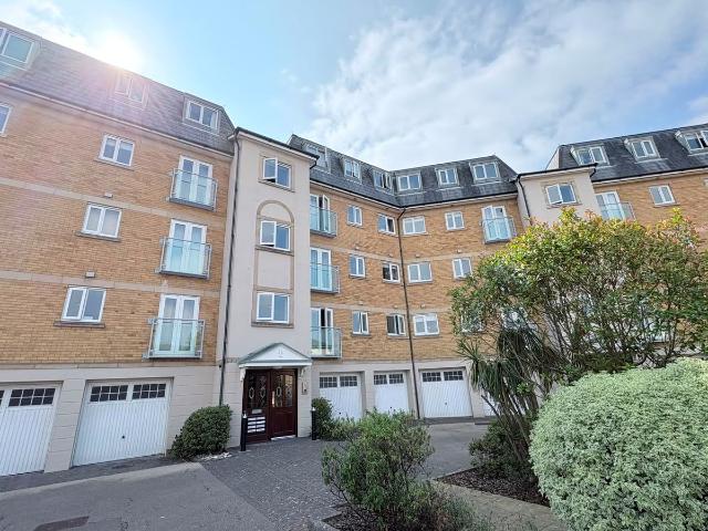 San Diego Way, Eastbourne BN23, 2 bed flat to rent, £1,300 pcm | PrimeLocation