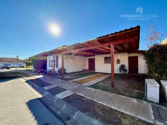 SAN ESTEBAN ARRIENDA CASA 3D 2B 2E COND. LOS SOLARES