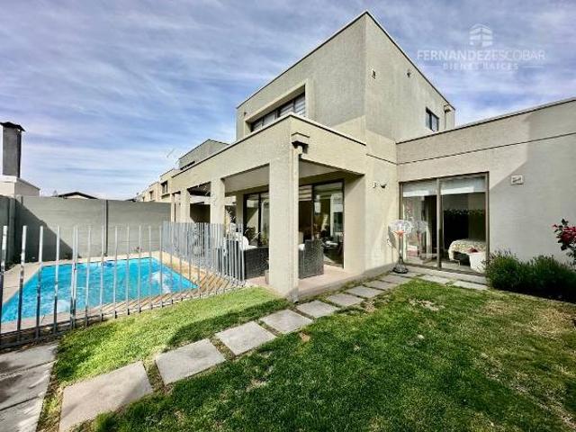 SAN FELIPE ARRIENDA CASA 3D 3B 2E SEMI AMOBLADA COND