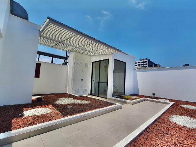 San Isidro Centro financiero | Alquiler |Dúplex con bella Terraza | 1 dormitorio 1 estacionamiento
