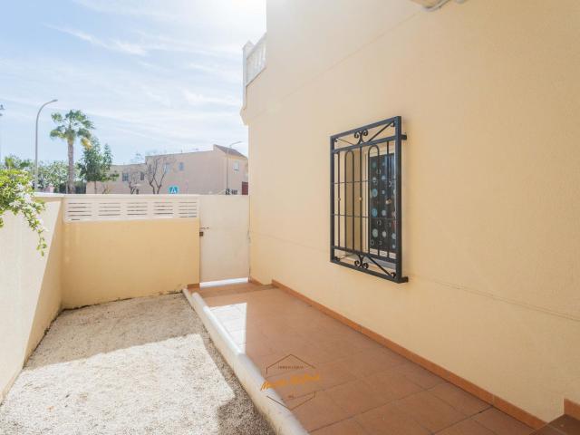 SAN ISIDRO Gran Dúplex familiar de 106 m2 con 2 Terraza una de 30, otra de 8 m2 aprox. y garaje