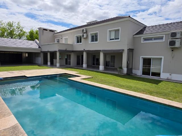 San Isidro importante casa en alquiler 520m2 cub y 1492m2 terr