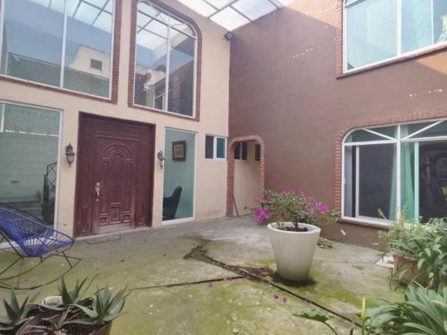 Casa con 850m2 Terreno San Mateo Xalpa,8 AUTOS, Jardín 413m2