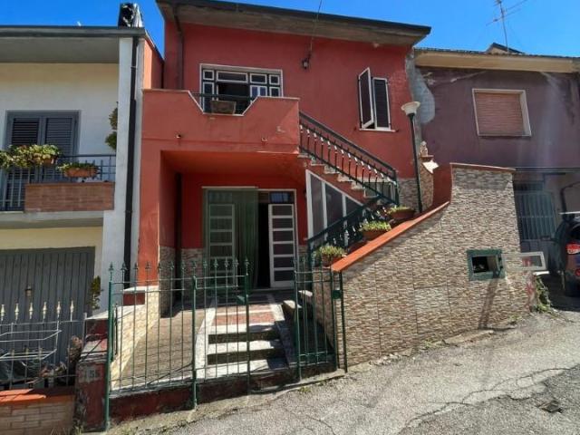 San Nicola Manfredi 8 vani 100mq