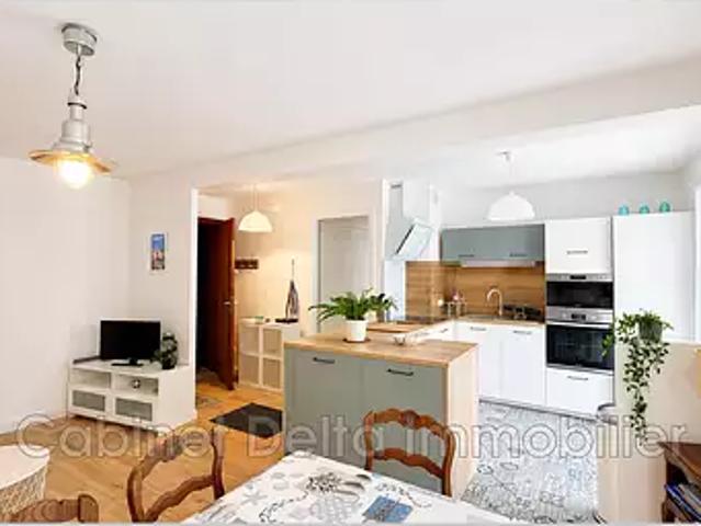 Sanary sur Mer 83110 Location appartement 2 pièces t2 terrasse