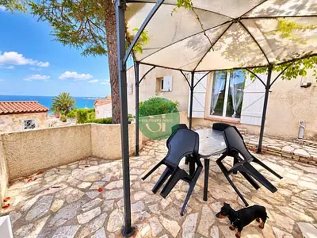 Sanary sur Mer 83110 Location appartement 2 pièces t2 terrasse