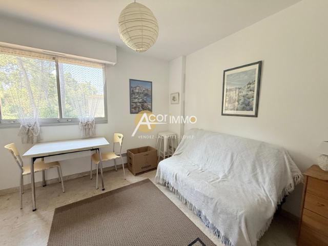 Sanary Portissol, Studio au calme vue sur jardin
