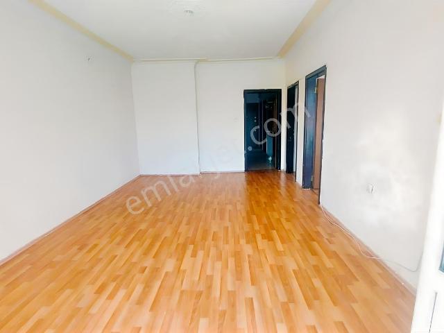 Sanatoryum Caddesi Üzerinde Metro Yakını 3+1 Kiralık Daire