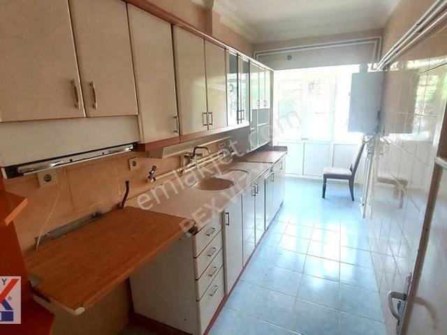 Sanatoryum Caddesi Ve Metro Yakını 3+1 Kiralık Daire
