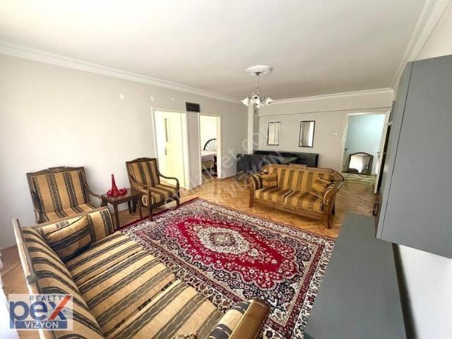Sanatoryum Caddesi Yakını Ulaşımı Kolay Eşyalı 2+1 Kiralık Daire