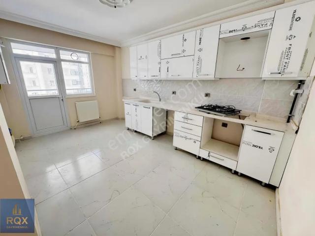 Sanayi Çevresinde Çift Banyolu Sıfır Site İçi 3+1 Kiralık Daire