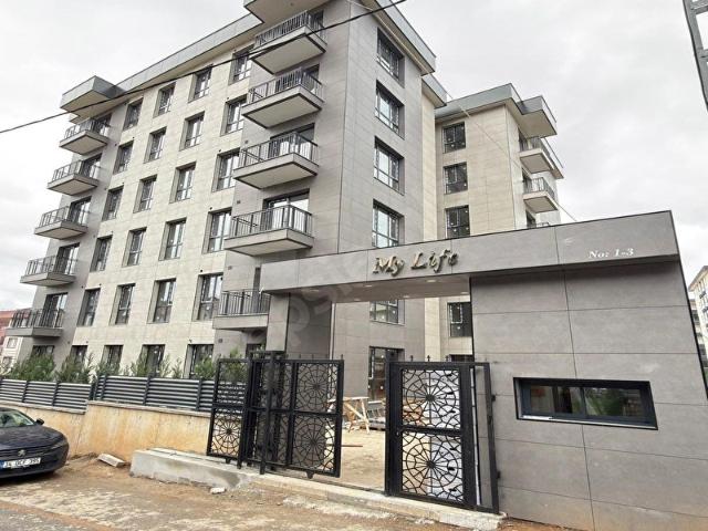 SANCAKTEPE MY LİFE SİTESİN'DE SIFIR GENİŞ 2+1 GİRİŞ KAT ZA462