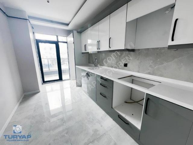 Sancaktepe Mah Cad Üzeri 2+1 100m2 Farklı Katta Sıfır Daireler