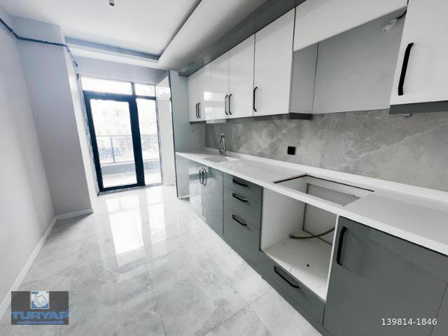 SANCAKTEPE MAH CAD ÜZERİ 2+1 100M2 FARKLI KATTA SIFIR DAİRELER