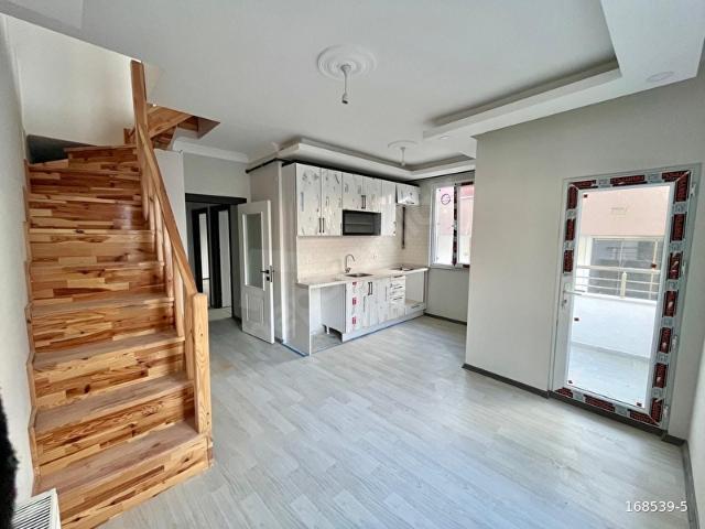 SANCAKTEPE MECLİS MAHALLESİNDE SATILIK 5+1 ÇATI DUBLEKS DAİRE