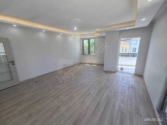 SANCAKTEPE ABDURRAHMANGAZİ MAHALLESİ SATILIK 3+1 ARA KAT DAİRE
