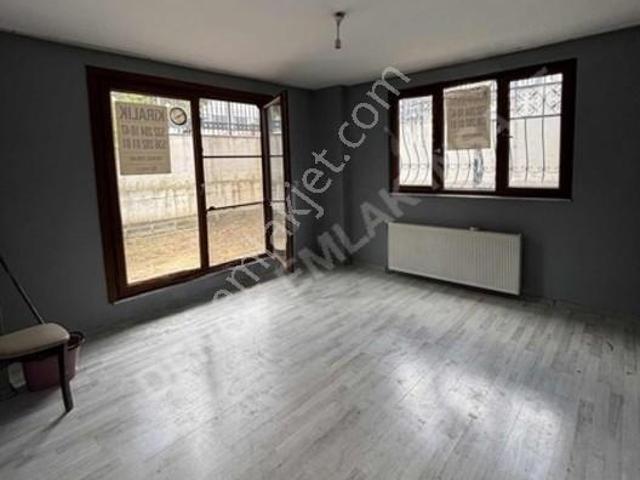 Sancaktepe Emek'te Kiralık 2+1 Bahçe Katı Daire