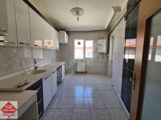 Sancaktepe İ.o. Yanı Cadde Paraleli Arakat Kiralık 3+1 Daire