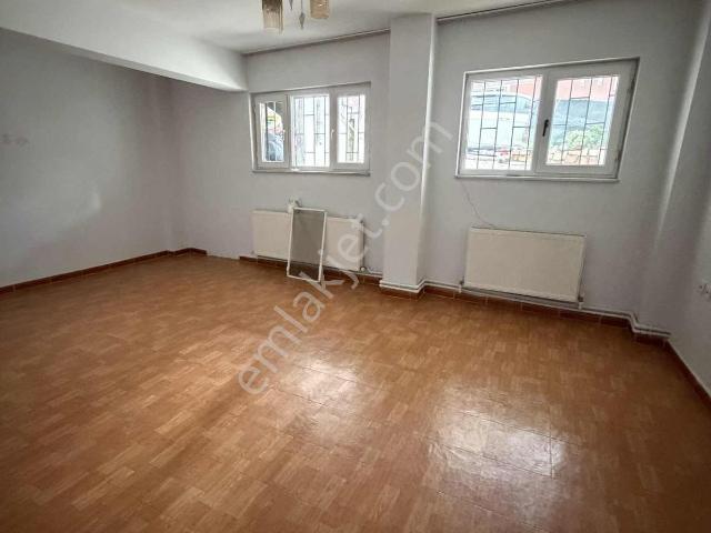 Sancaktepe İnmönü Mah 2+1 Bahçe Katı