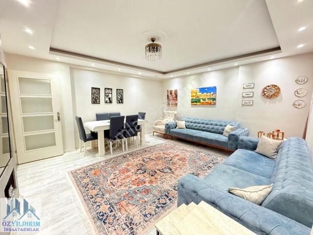 Sancaktepe Sarigazi Mah Butik Sitede 2+1 Tam Merkezde Satılık