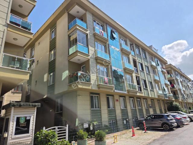 Sancaktepe Yıldız Sitesi 3.kat 2 Banyolu Nezih 180m2 Satılık 4+1