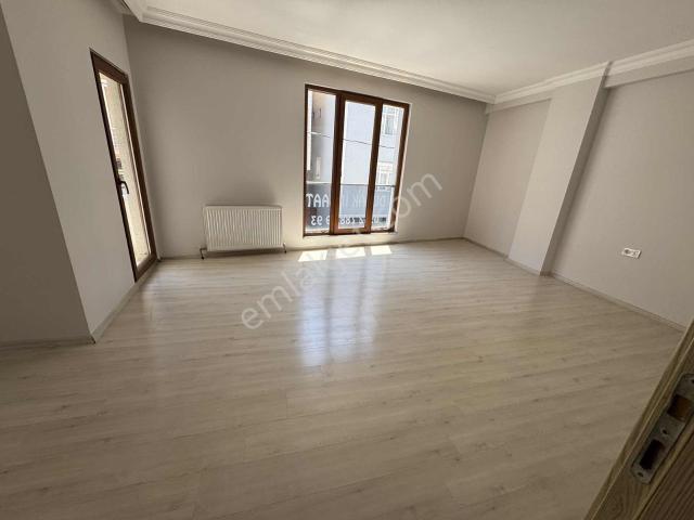 Sancaktepe Yenidoğan Mahallesinde 3+1 Ara Kat Kiralık Daire