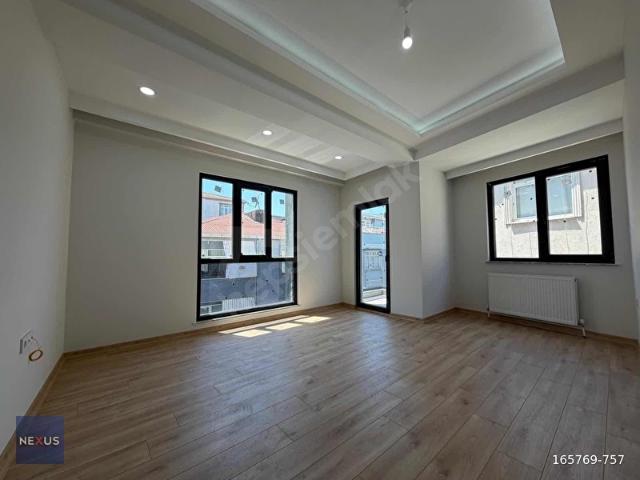 SANCAKTEPE'DE METROYA YÜRÜME MESAFESİNDE 2+1 SATILIK DAİRE