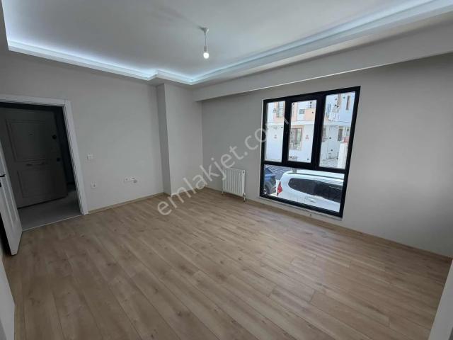 Sancaktepe'de Metroya Yürüme Mesafesinde Kiralık 2+1 Daire