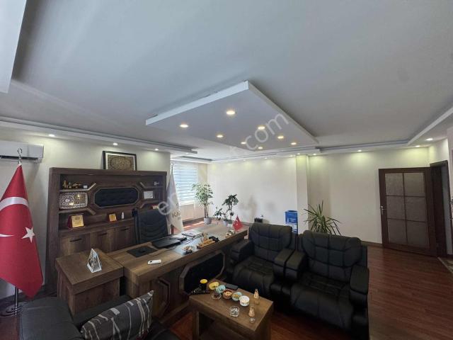 Sancaktepe'de Satılık 5+1 250 M2 Üst Dubleks