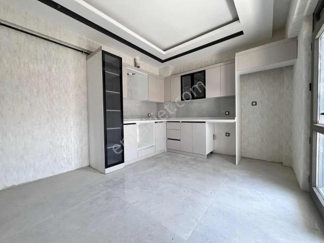 Sancak Mah. Novaland Avm Yakını 3+1 Arakat Satılık Daire