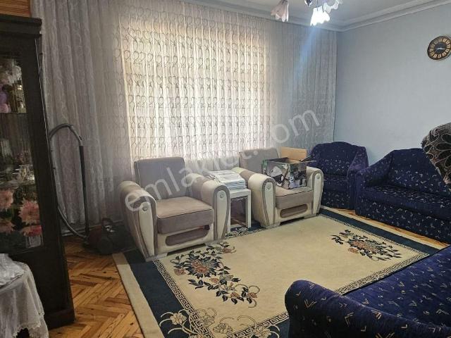 Sancak Mahallesinde Satılık 3+1 Dükkan Üzeri Daire