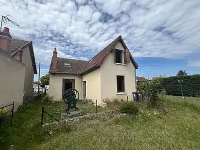 Sancoins 18600 Achat / Vente maison 5 pièces t5 au dernier étage cave