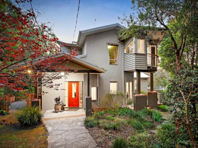 Sanctuary of Space & Seclusion in Studley Park on 920sqm approx