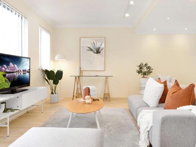 Sanctuary of Style in Parkland Beachside Setting