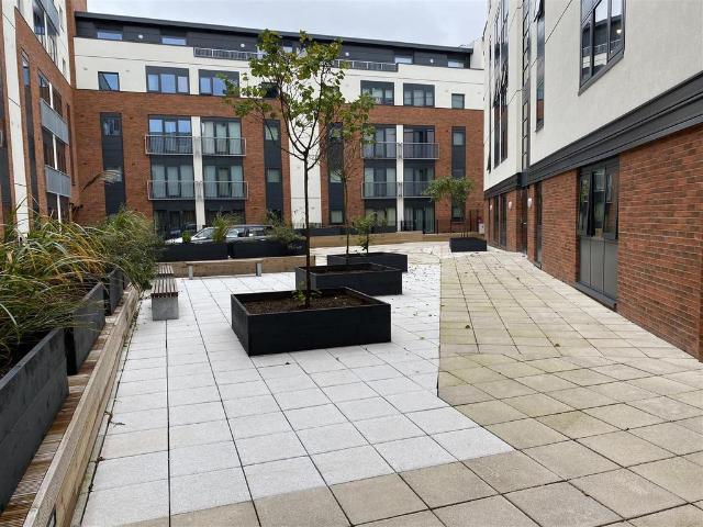 Sand Pits, Birmingham 1 bed flat to rent £1,000 pcm £231 pw