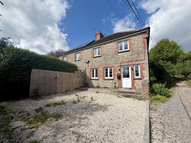 Sand Street, Longbridge Deverill. 3 bed house to rent £1,475 pcm £340 pw