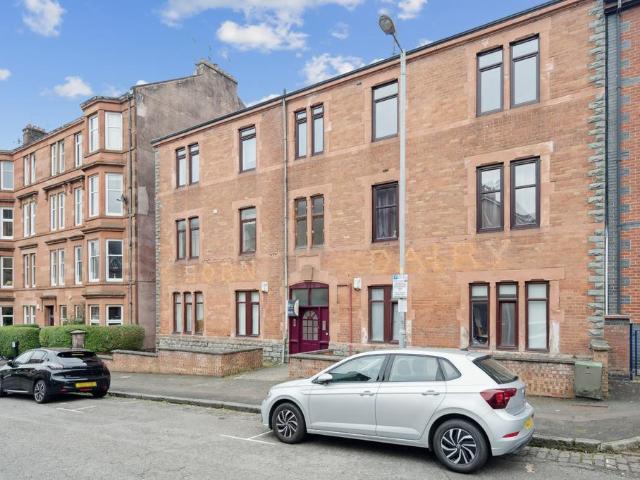 Sanda Street, Flat 2 1, North. 3 bed flat to rent £1,950 pcm £450 pw