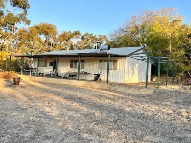Sandalwood Gone Wild! 228.666 Acre Serene Forest retreat!