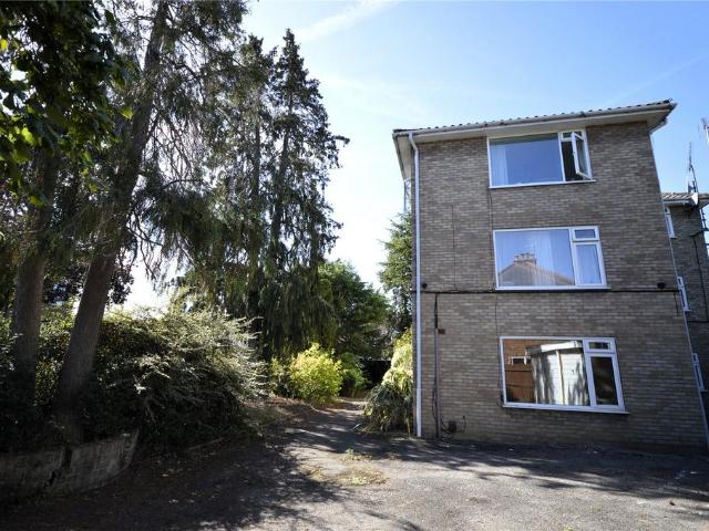 Sandal Road, New Malden KT3 1 bed flat to rent £1,695 pcm £391 pw