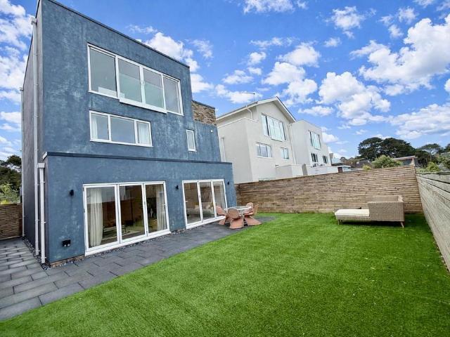 Sandbanks Road, Poole 5 bed detached house to rent £4,000 pcm £923 pw