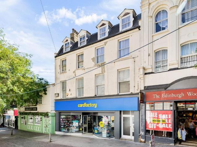 Sandgate Road, Folkestone, CT20 3 bed maisonette to rent £1,250 pcm £288 pw