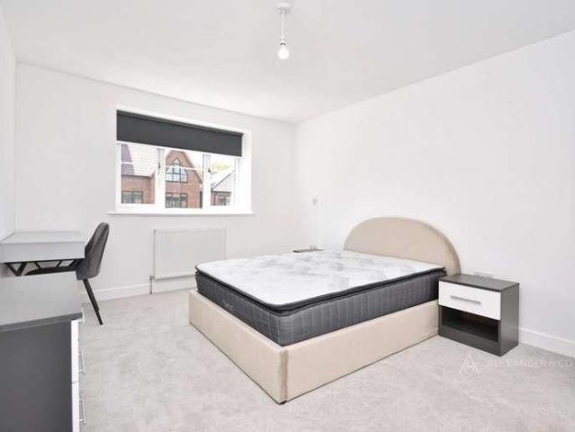 Sanders Lane, Aylesbury, Buckinghamshire, HP21